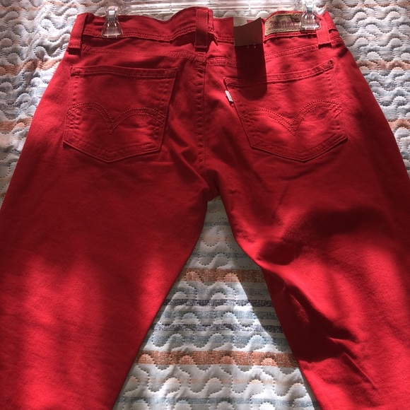 Red 524 Silver Tag Skinny Leg Ultra Low Rise Levi’s with Stretch - Picture 6 of 8